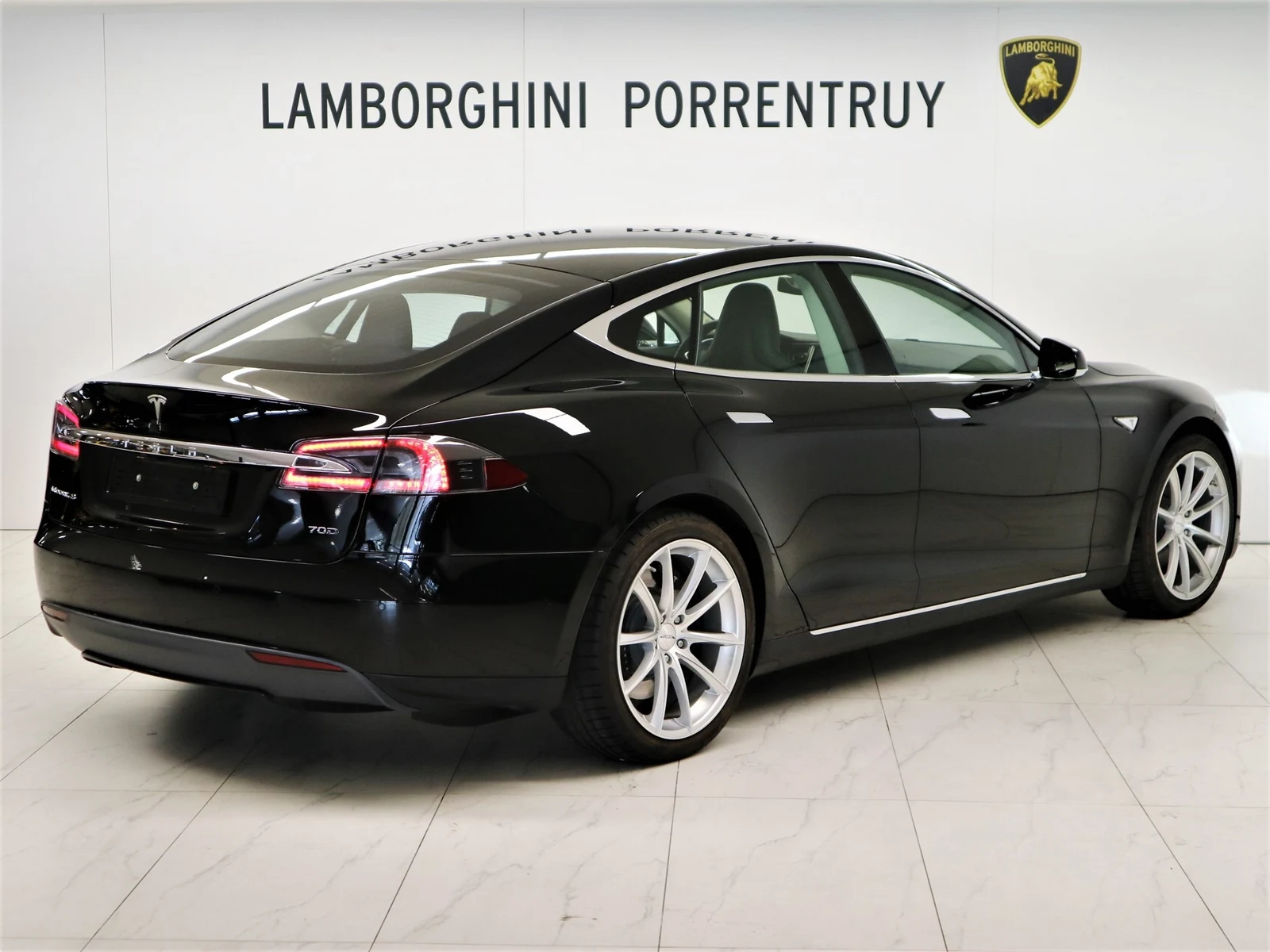 Tesla Model S 70D, 3/8