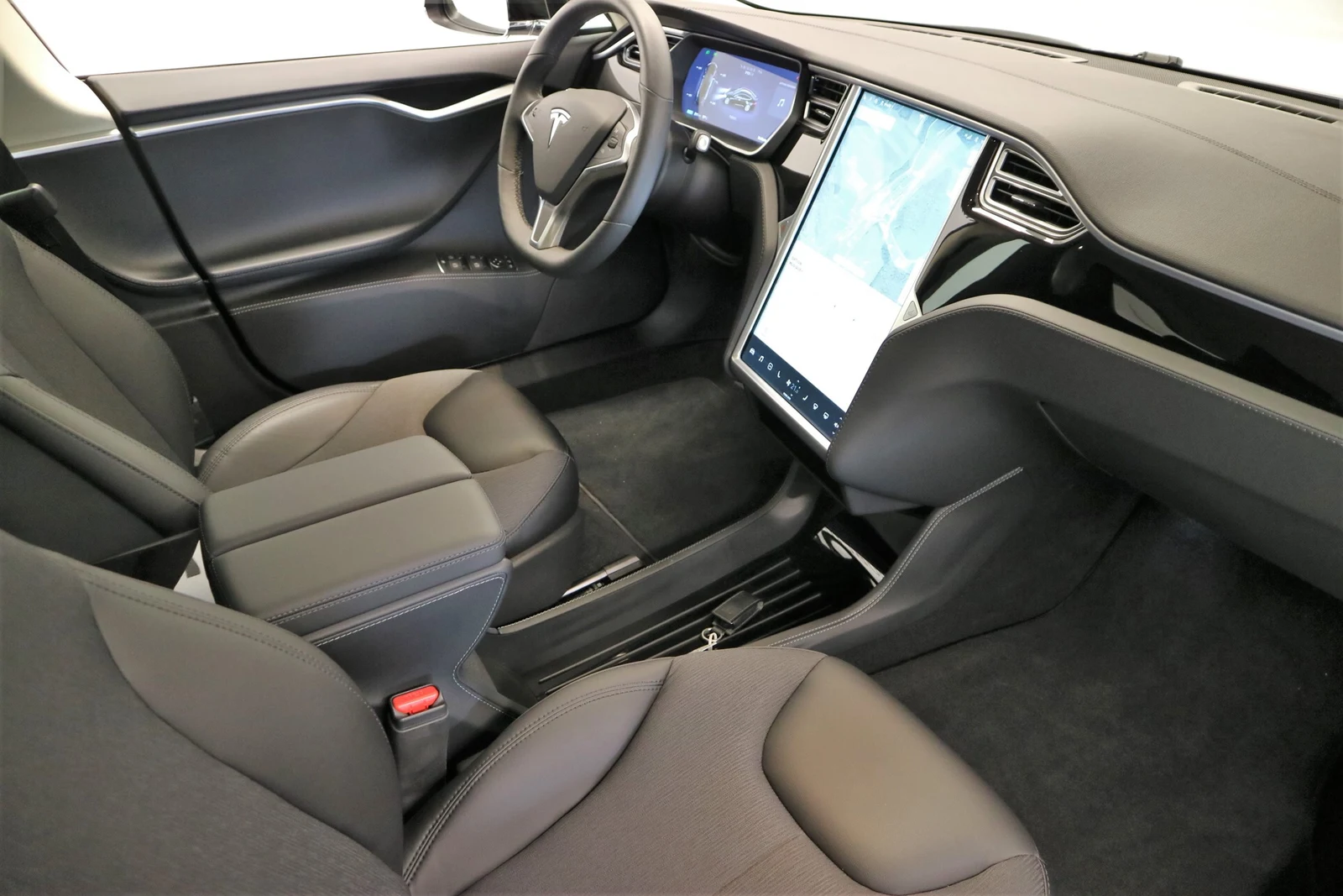 Tesla Model S 70D, 6/8