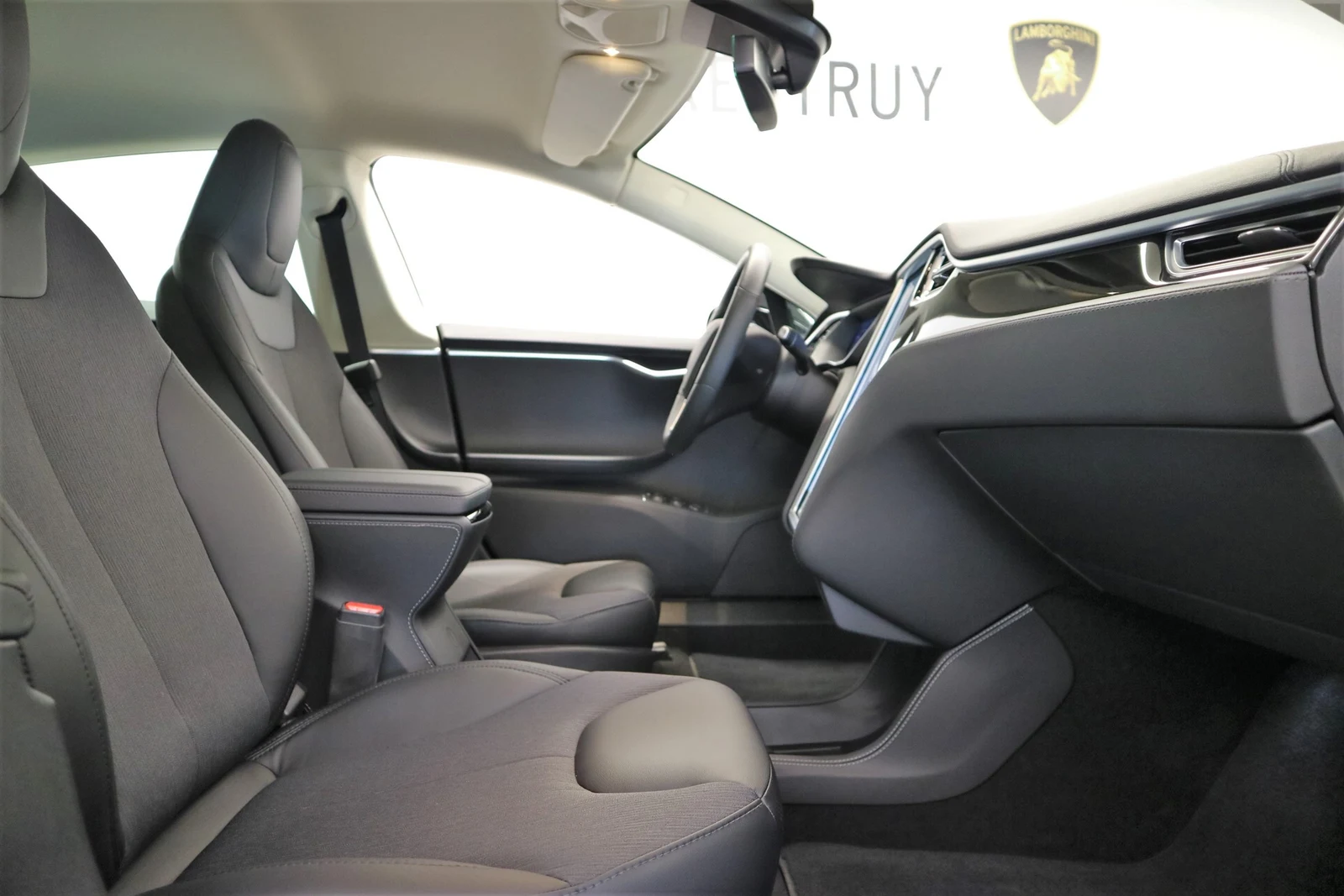 Tesla Model S 70D, 7/8