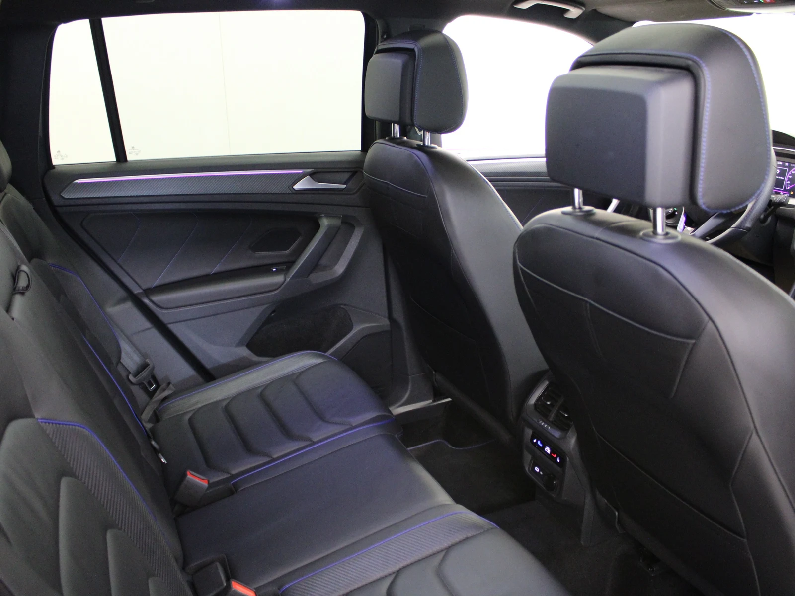 Volkswagen Tiguan R, 8/8