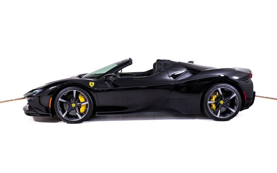 2022 Ferrari SF90 Spider, 2/30