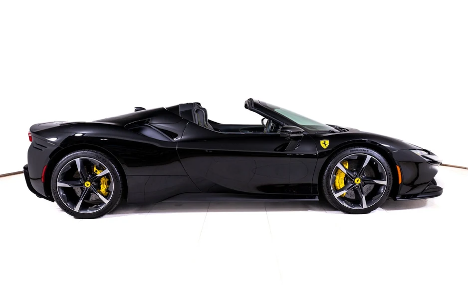 2022 Ferrari SF90 Spider, 8/30