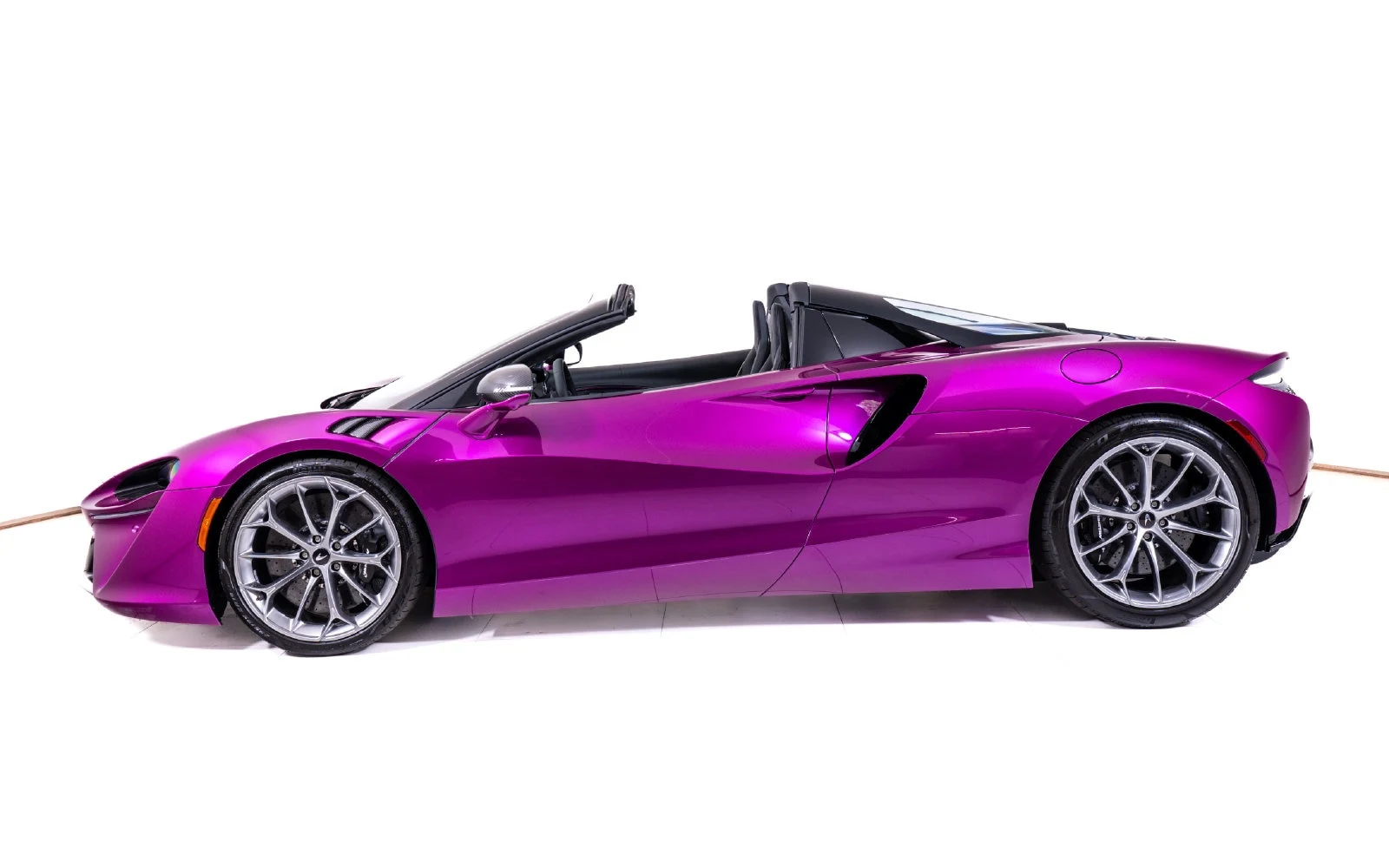 2027 McLaren Artura Spider, 2/28