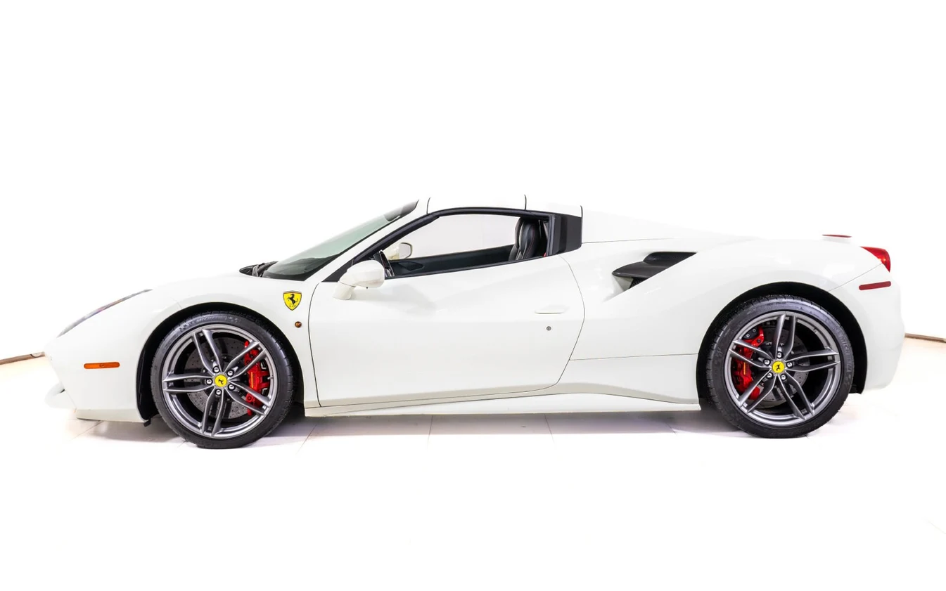 2017 Ferrari 488 Spider, 3/27