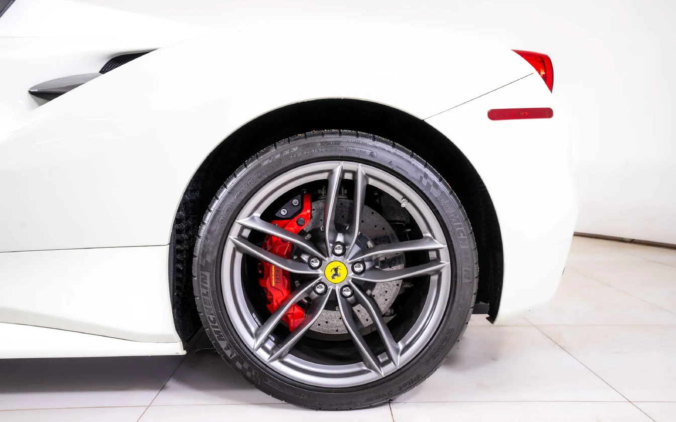 2017 Ferrari 488 Spider, 16/27