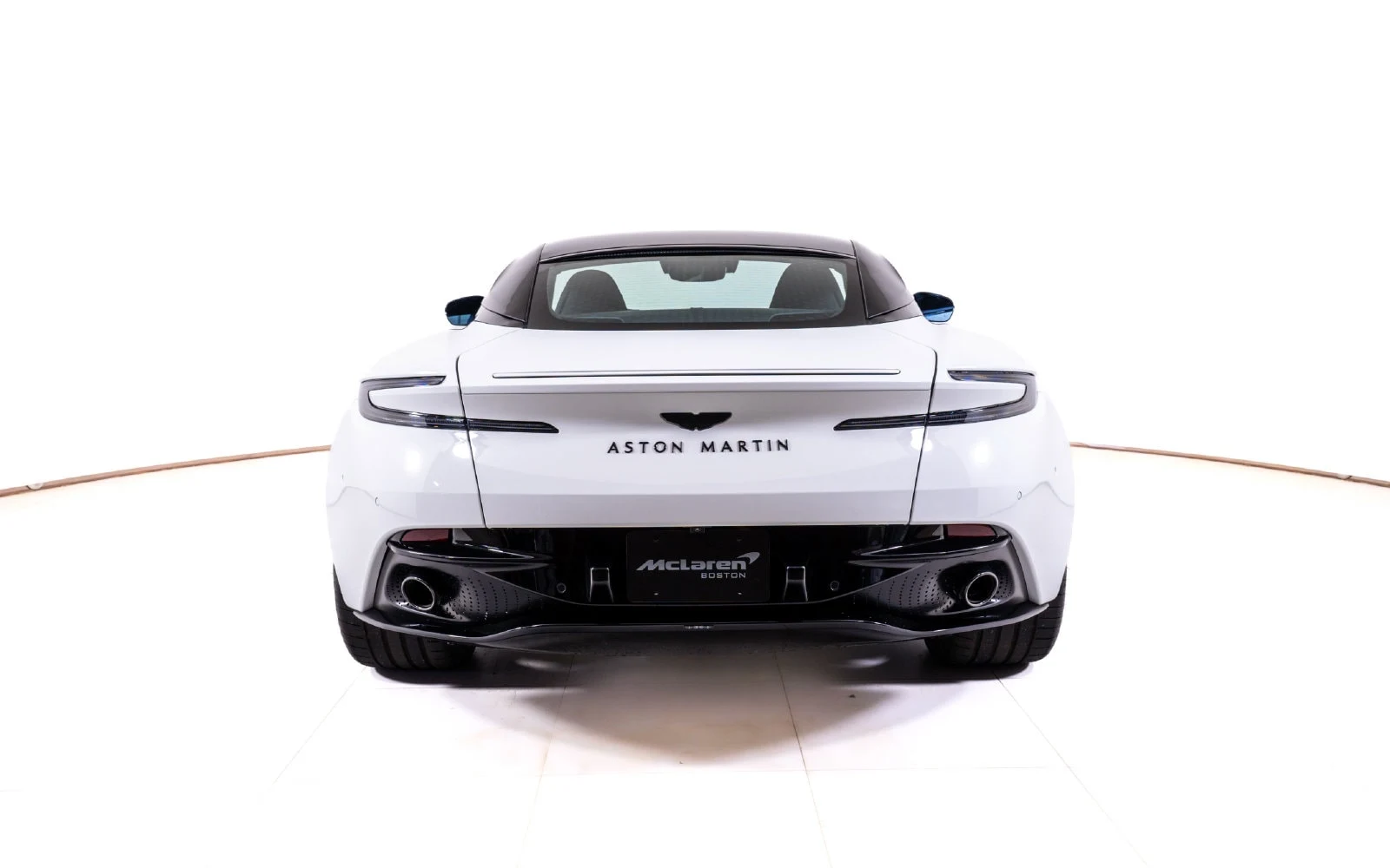 2025 Aston Martin DB12 Coupé, 4/26