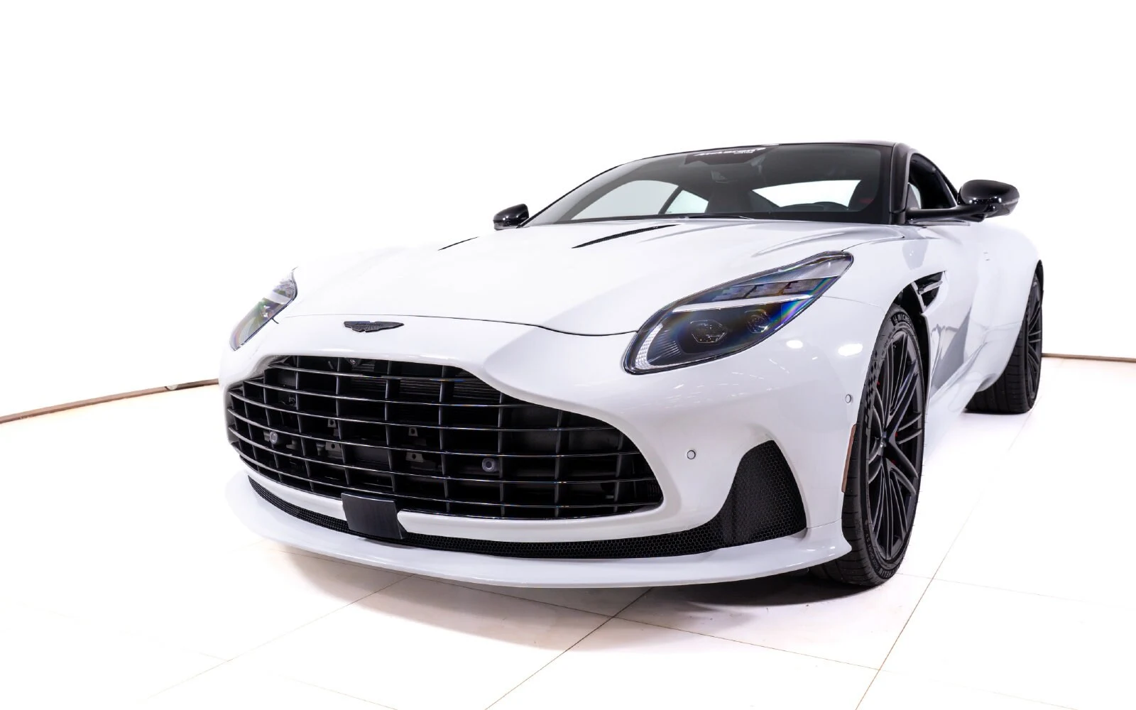 2025 Aston Martin DB12 Coupé, 9/26