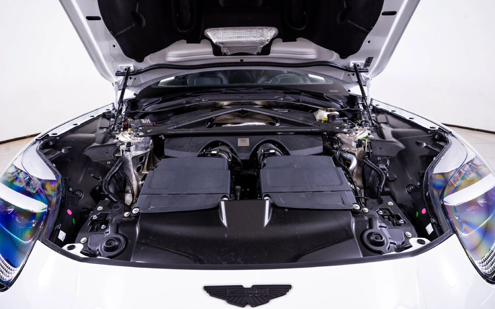 2025 Aston Martin DB12 Coupé, 15/26