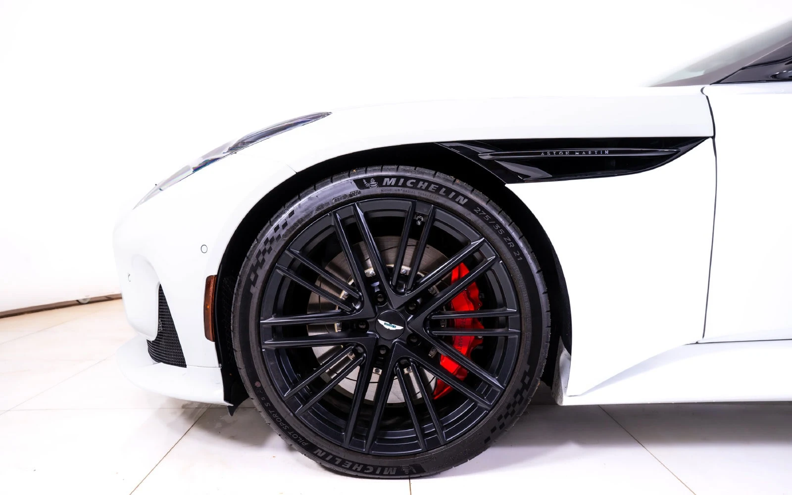 2025 Aston Martin DB12 Coupé, 16/26