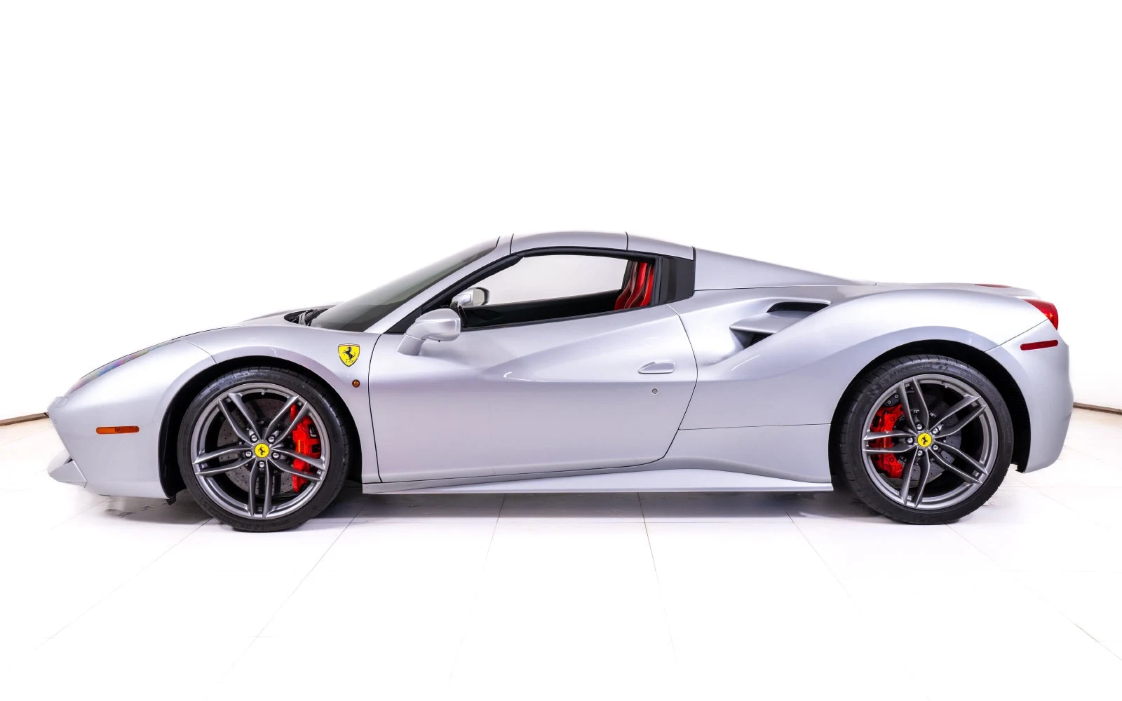 2019 Ferrari 488 Spider, 3/26