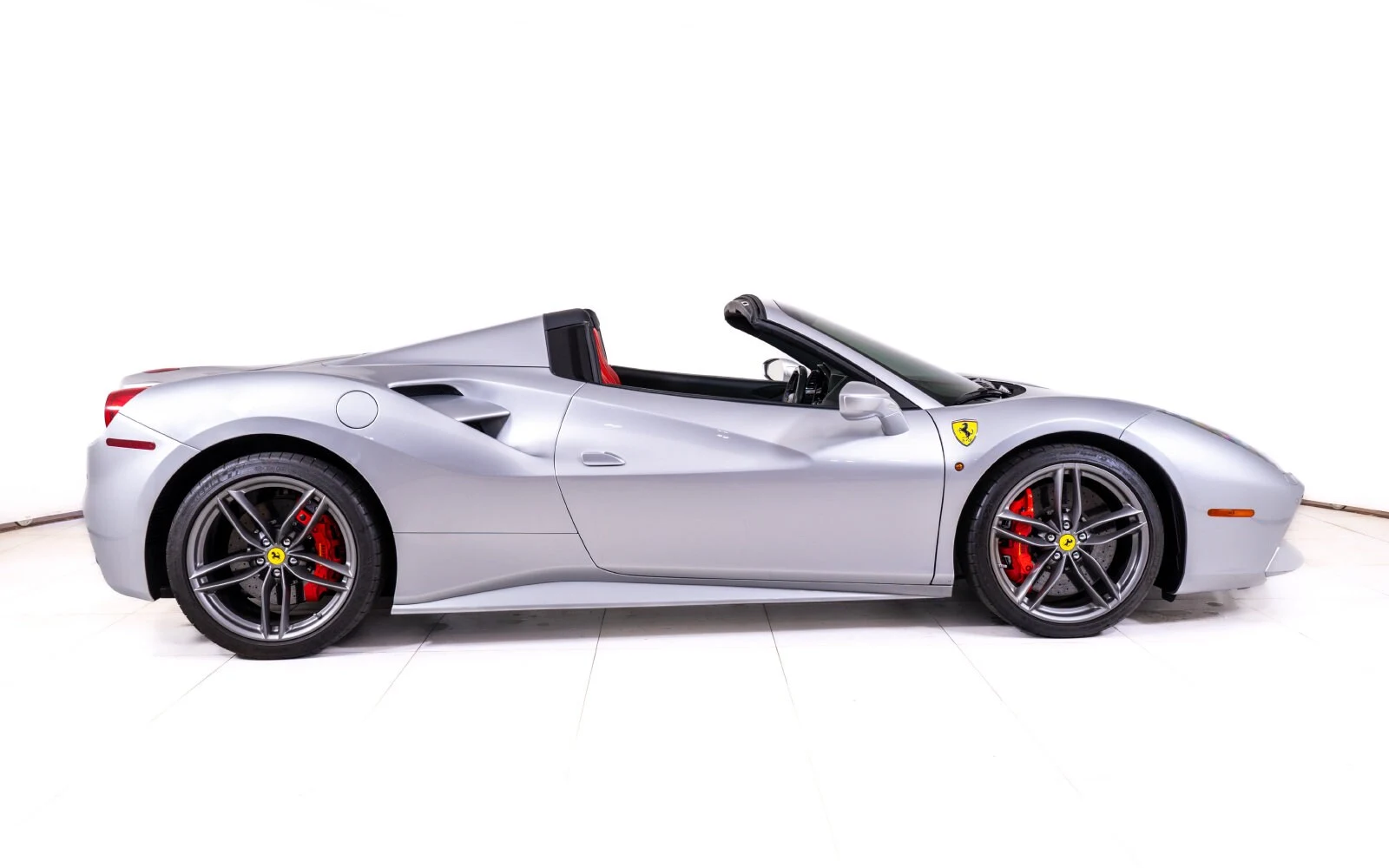 2019 Ferrari 488 Spider, 8/26