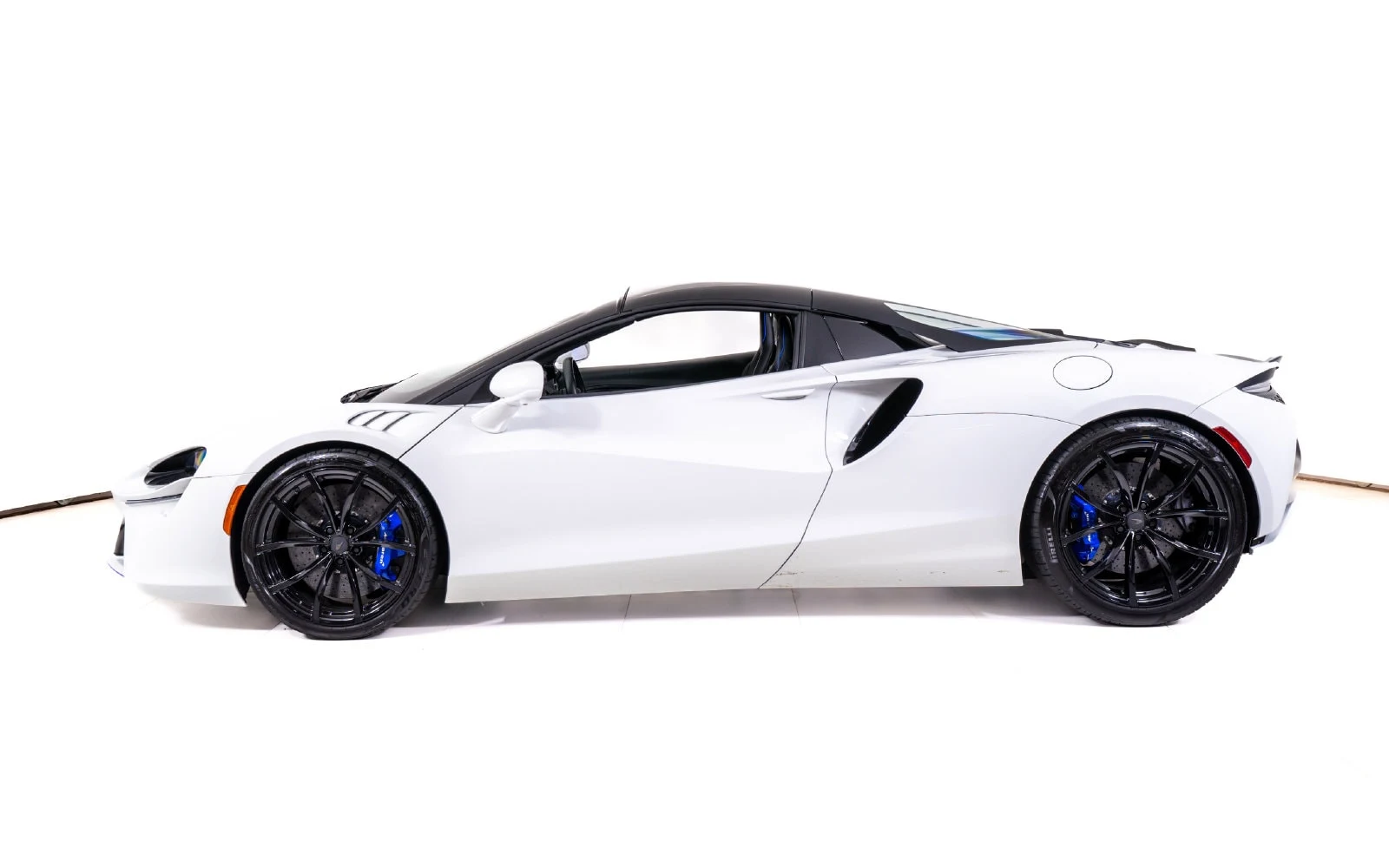 2025 McLaren Artura Spider Performance, 3/25