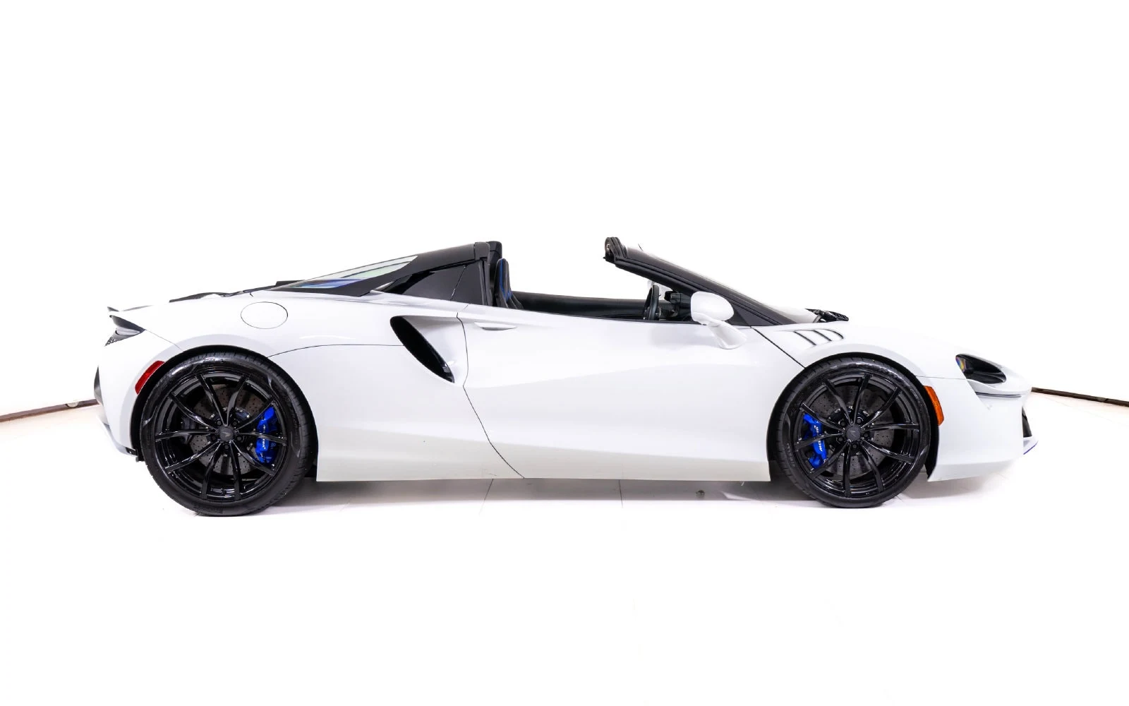 2025 McLaren Artura Spider Performance, 8/25