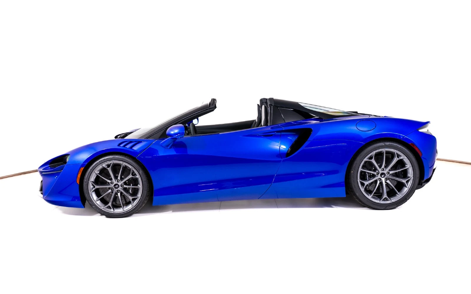 2027 McLaren Artura Spider, 2/25