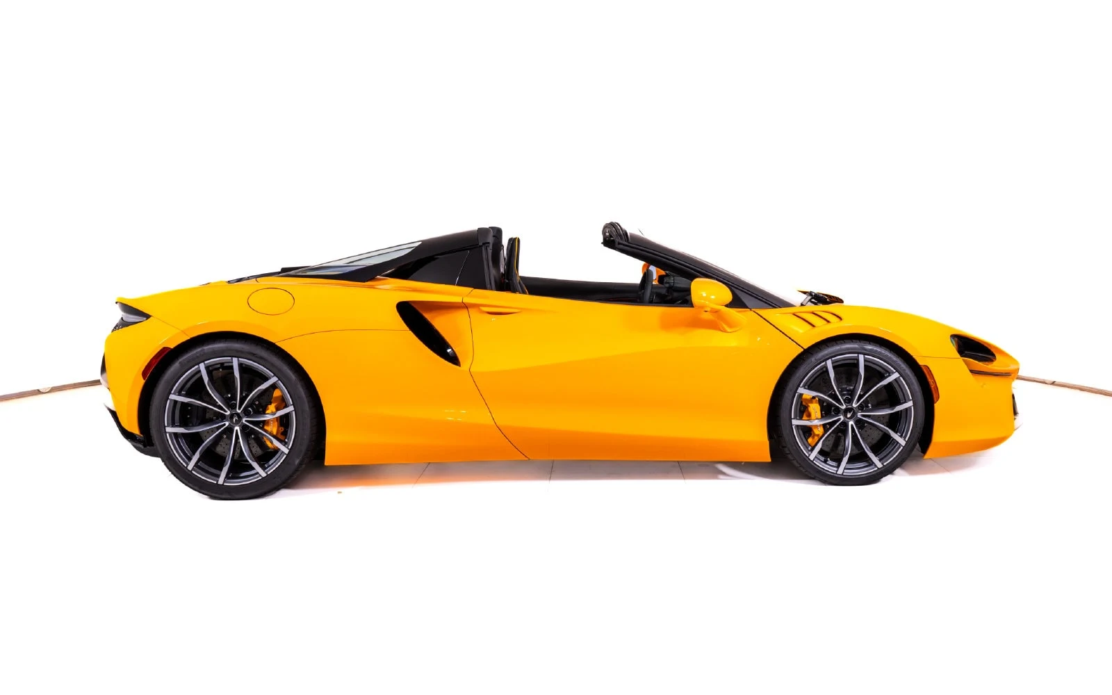 2027 McLaren Artura Spider, 8/25