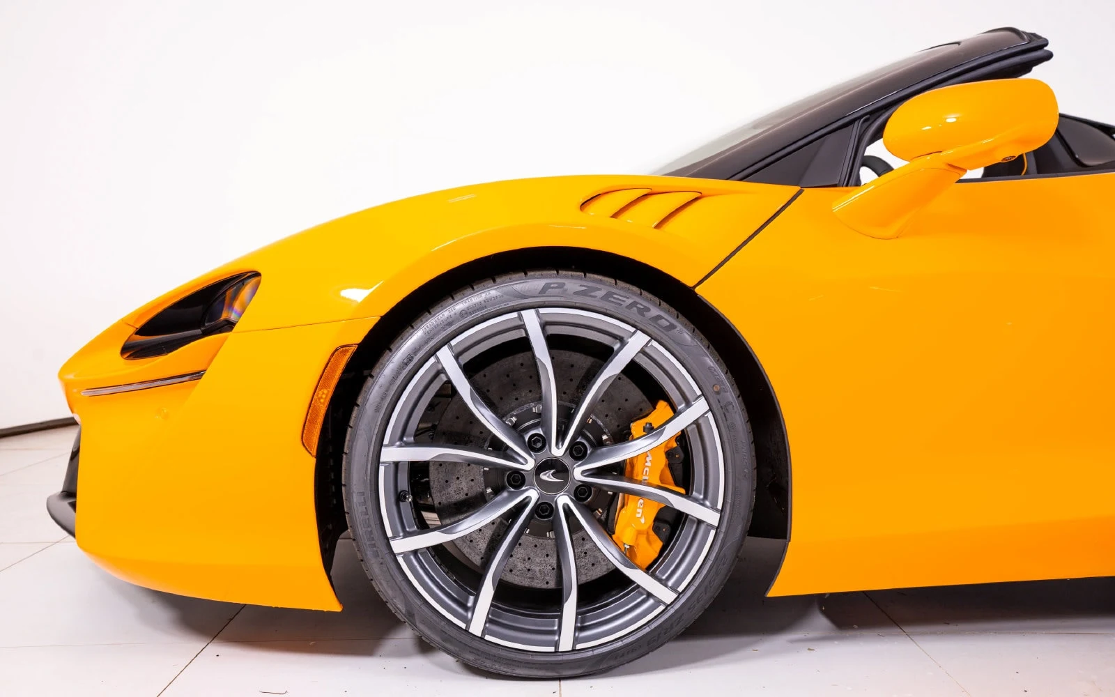 2027 McLaren Artura Spider, 16/25