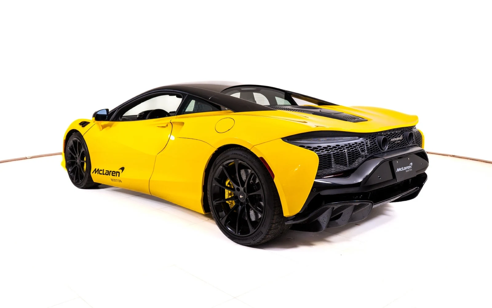 2025 McLaren Artura Performance, 3/24