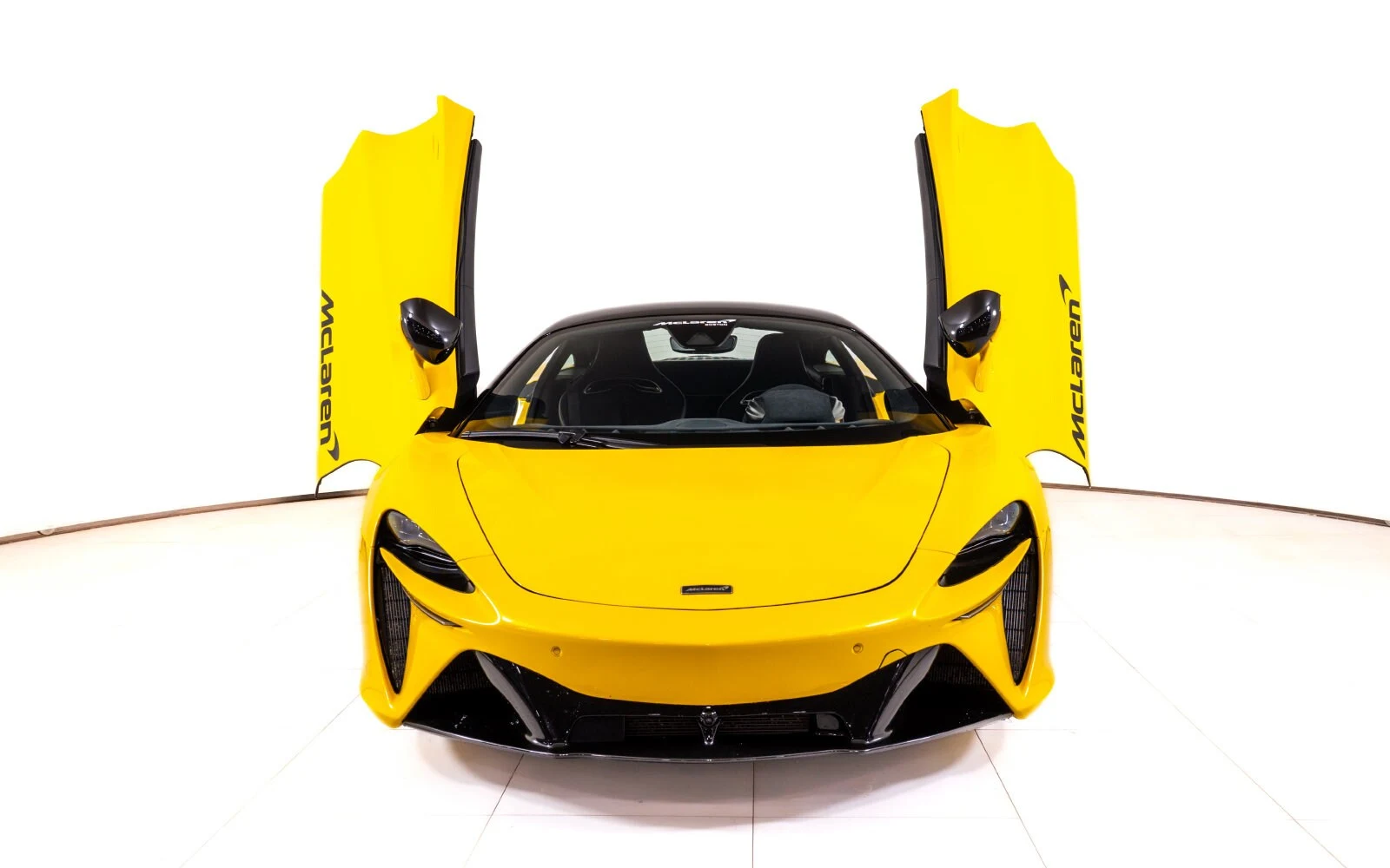 2025 McLaren Artura Performance, 9/24