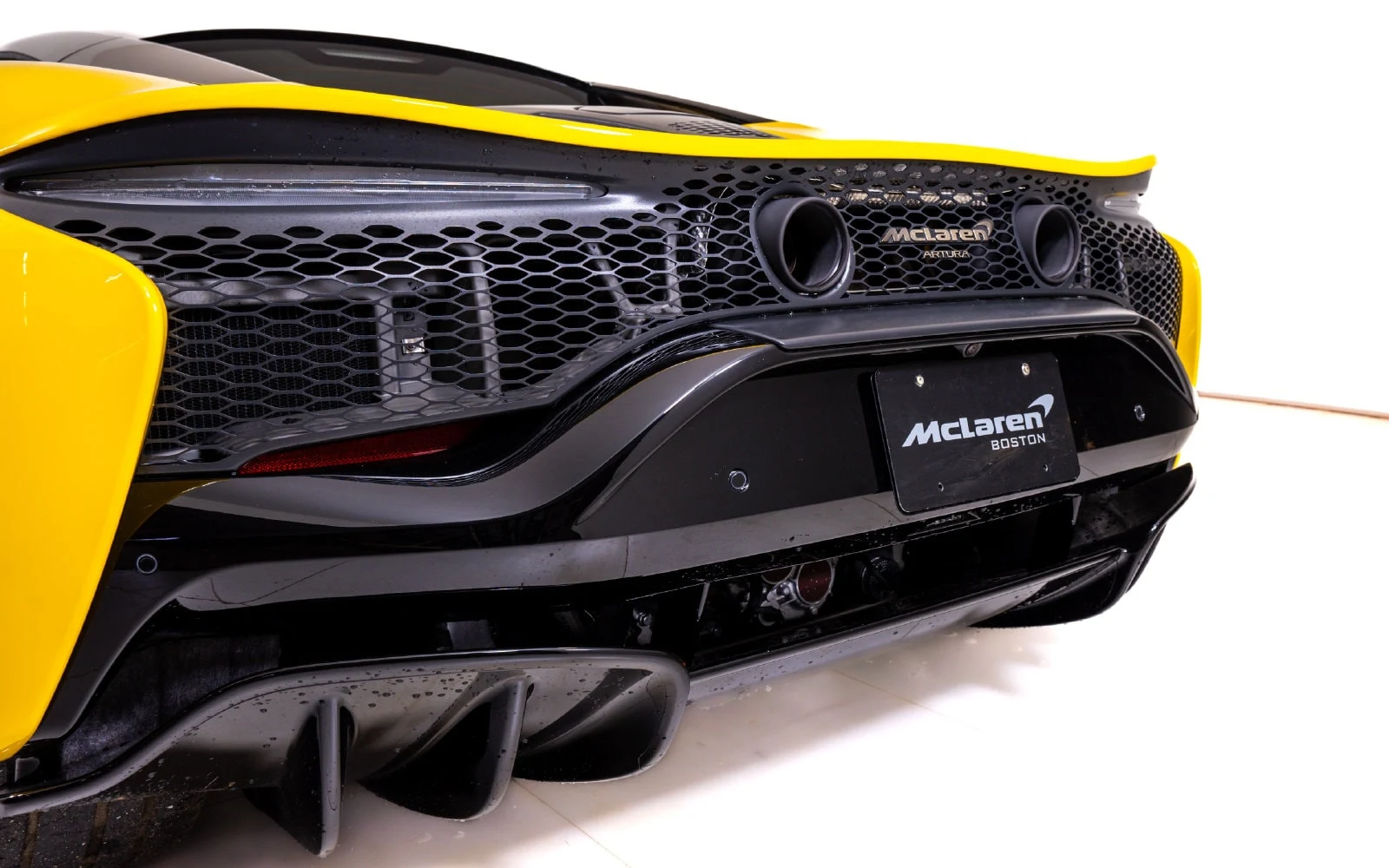 2025 McLaren Artura Performance, 12/24