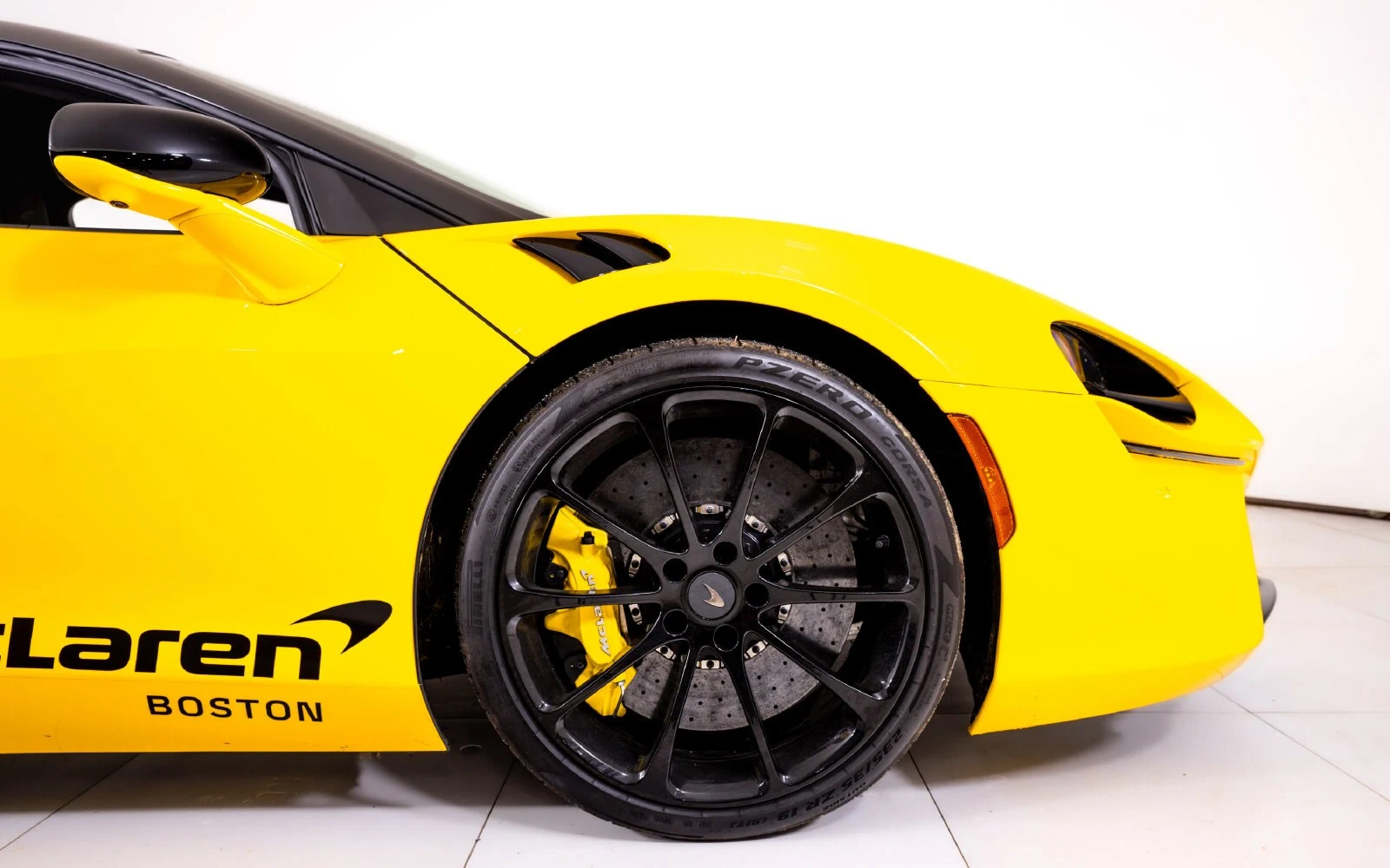 2025 McLaren Artura Performance, 17/24