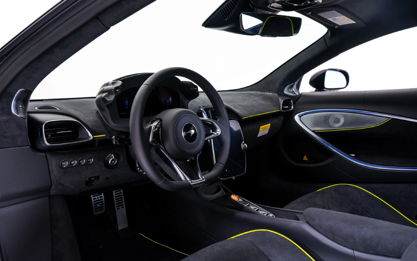 2027 McLaren Artura, 18/24
