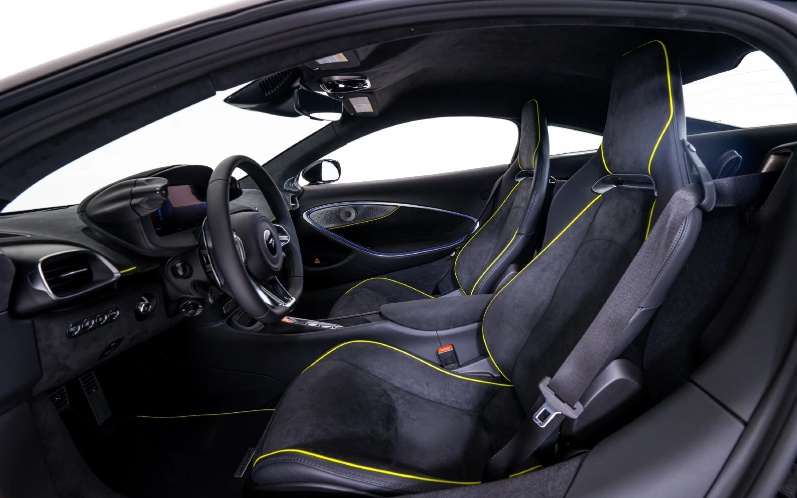 2027 McLaren Artura, 20/24