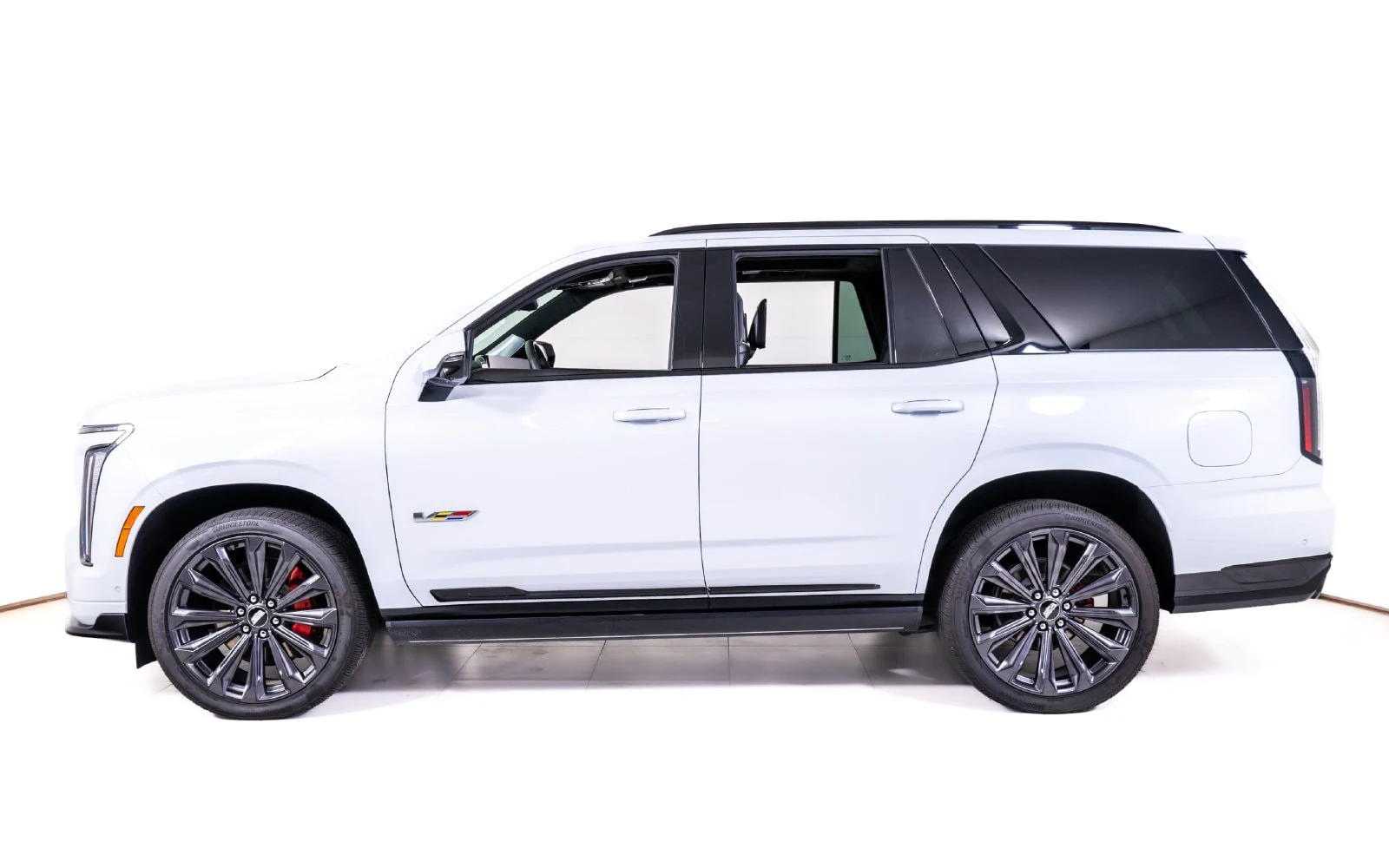 2026 Cadillac Escalade V-Series, 2/24