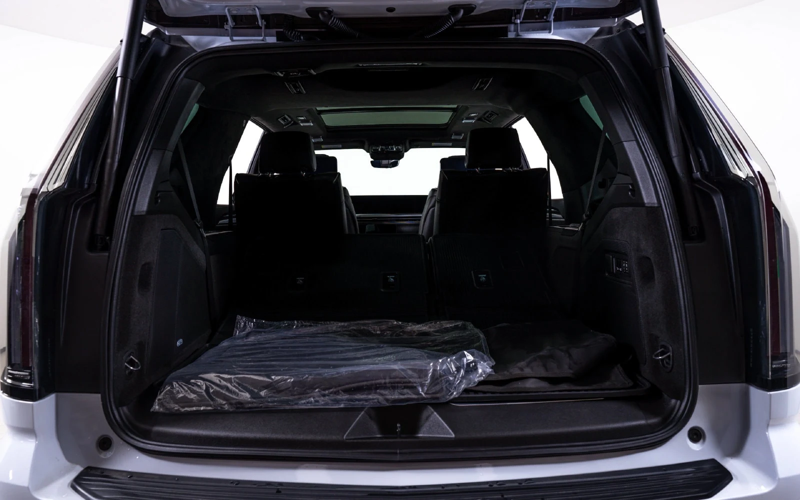 2026 Cadillac Escalade V-Series, 23/24