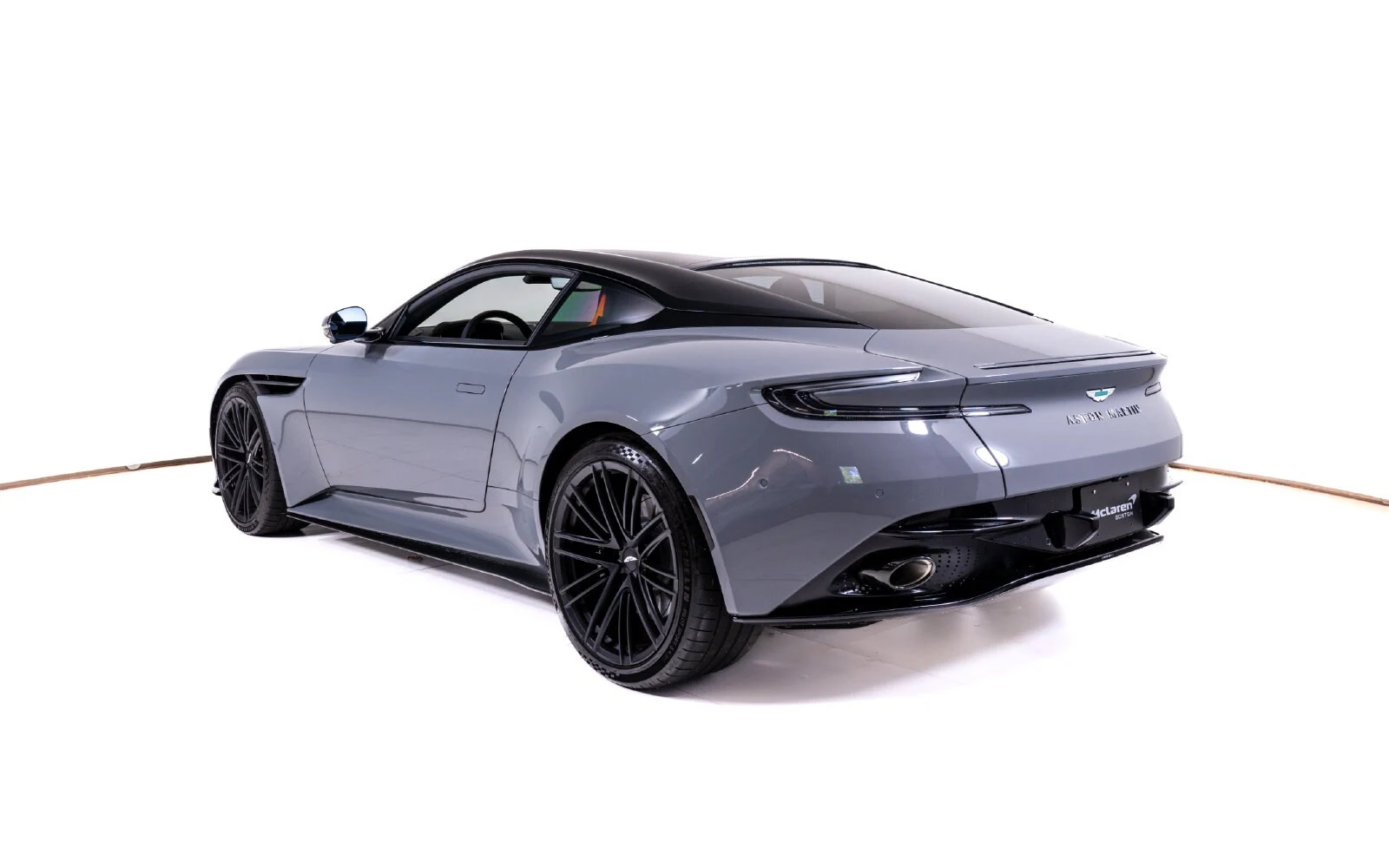 2025 Aston Martin DB12, 3/24
