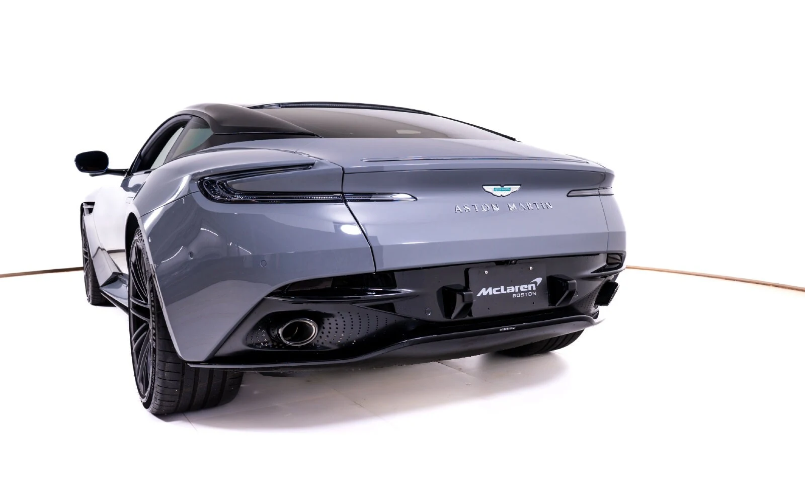2025 Aston Martin DB12, 11/24
