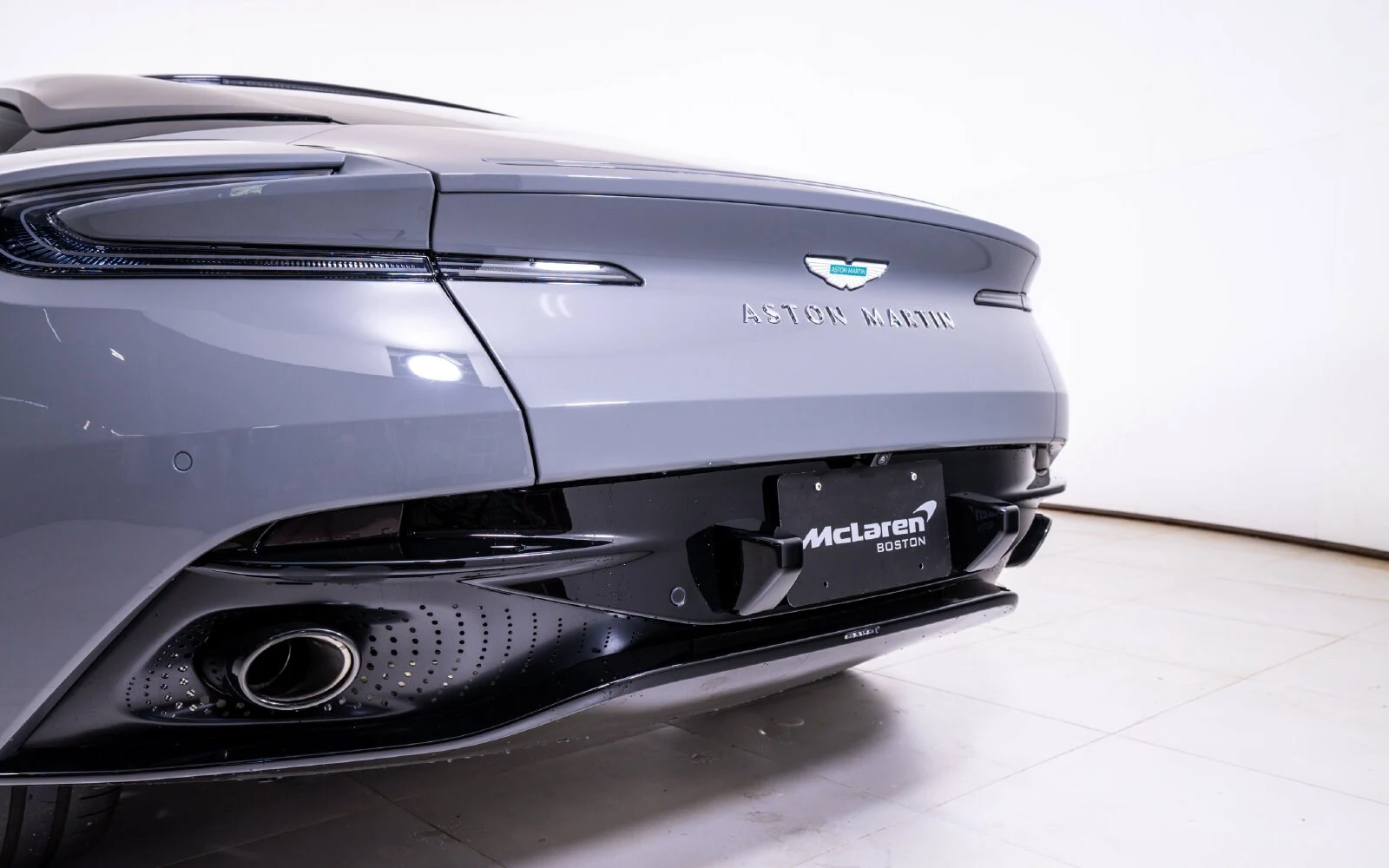 2025 Aston Martin DB12, 12/24