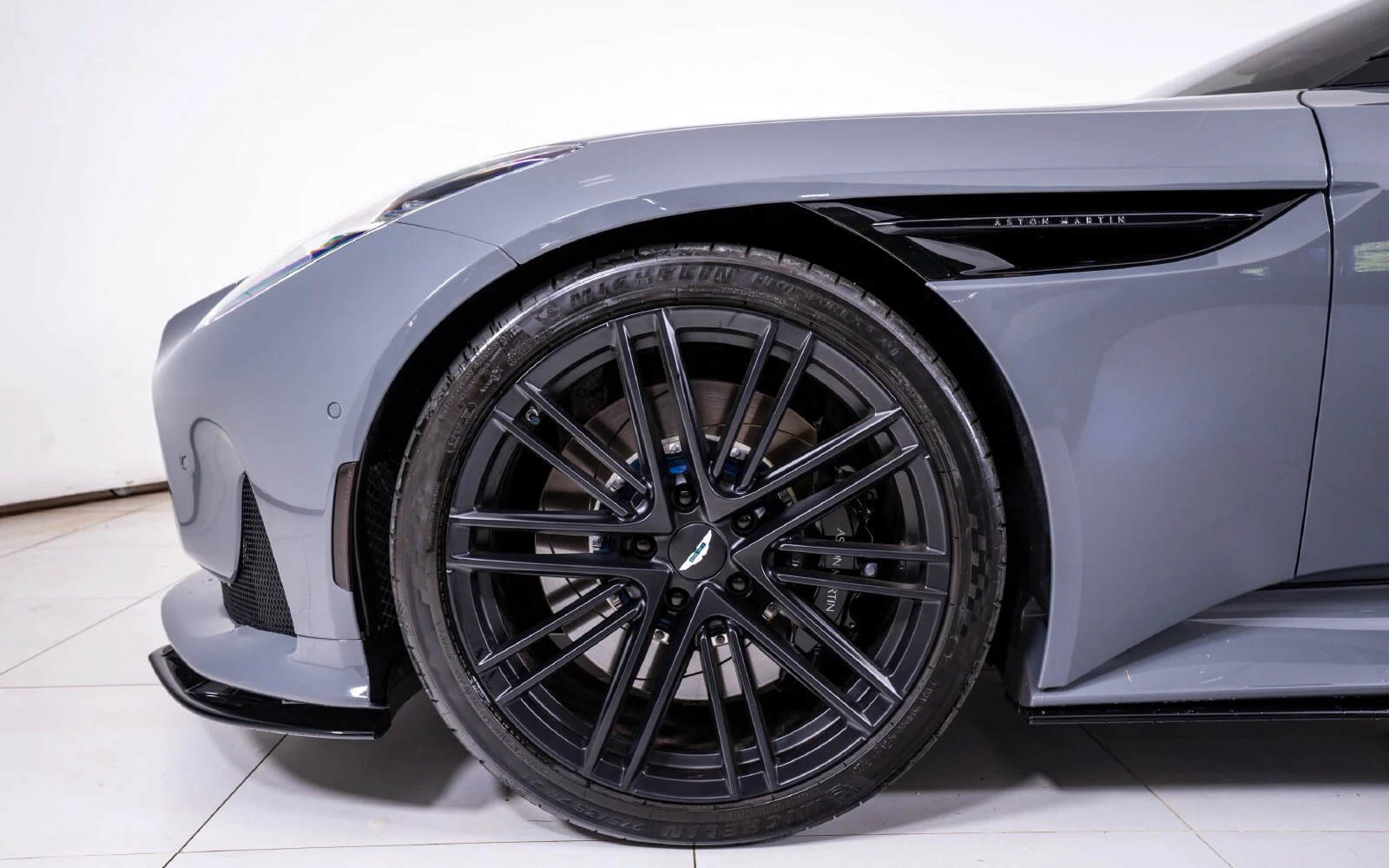 2025 Aston Martin DB12, 13/24