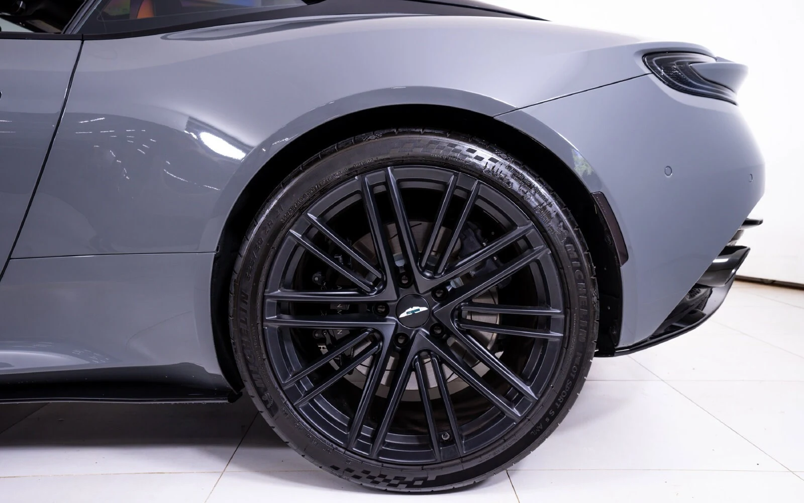 2025 Aston Martin DB12, 14/24