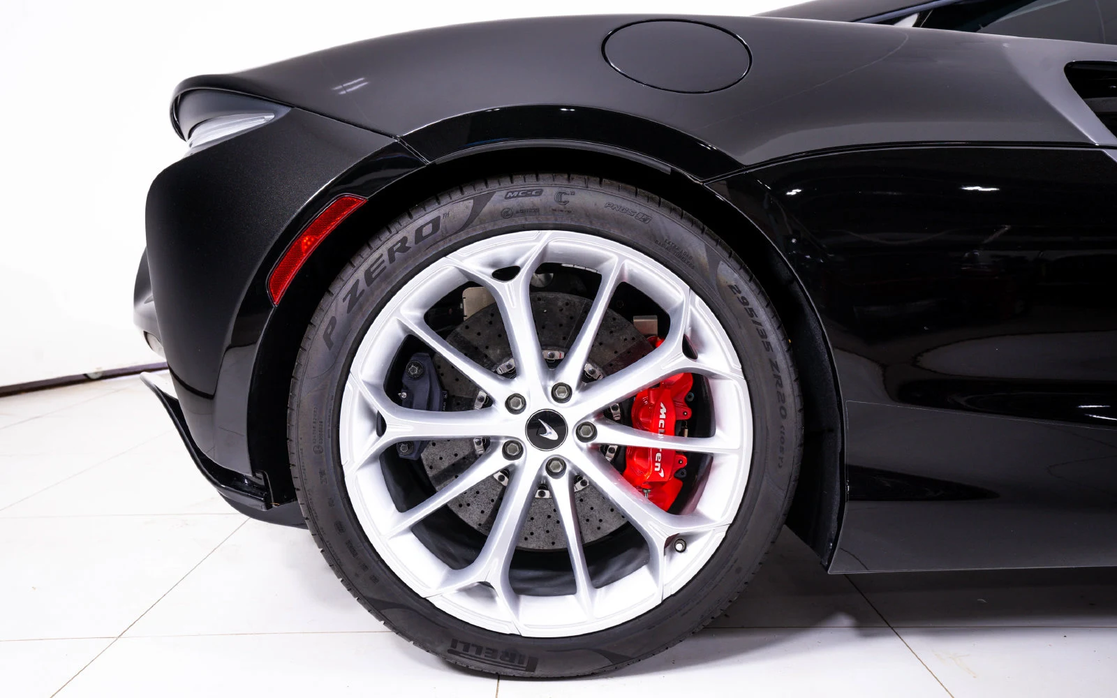 2024 McLaren Artura TechLux, 16/23