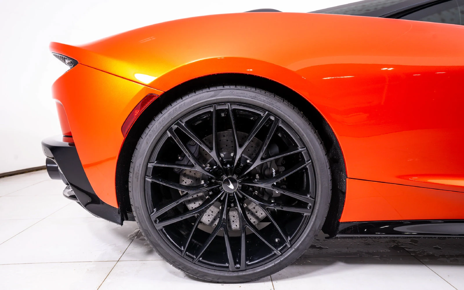2026 McLaren GTS, 14/23