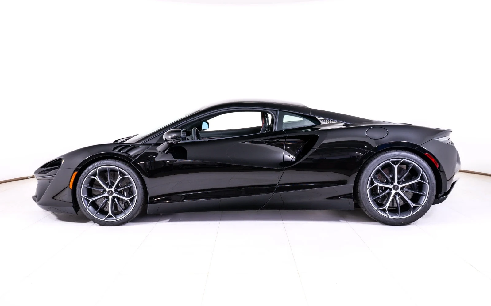 2026 McLaren Artura Performance, 2/22