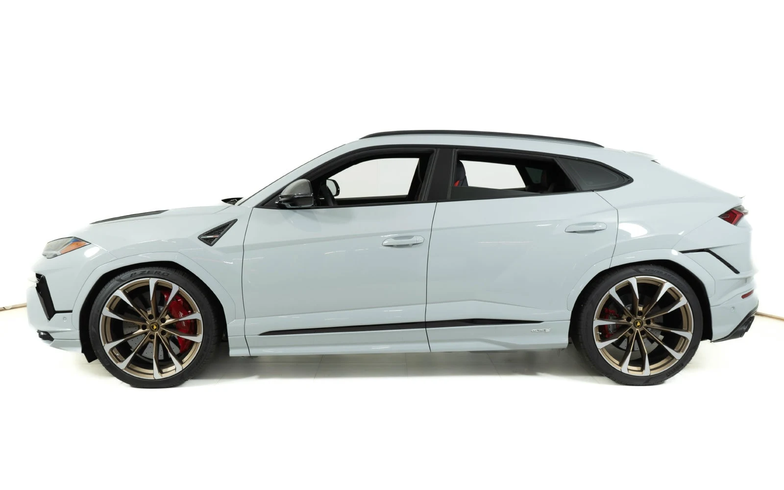 2023 Lamborghini Urus S, 2/22