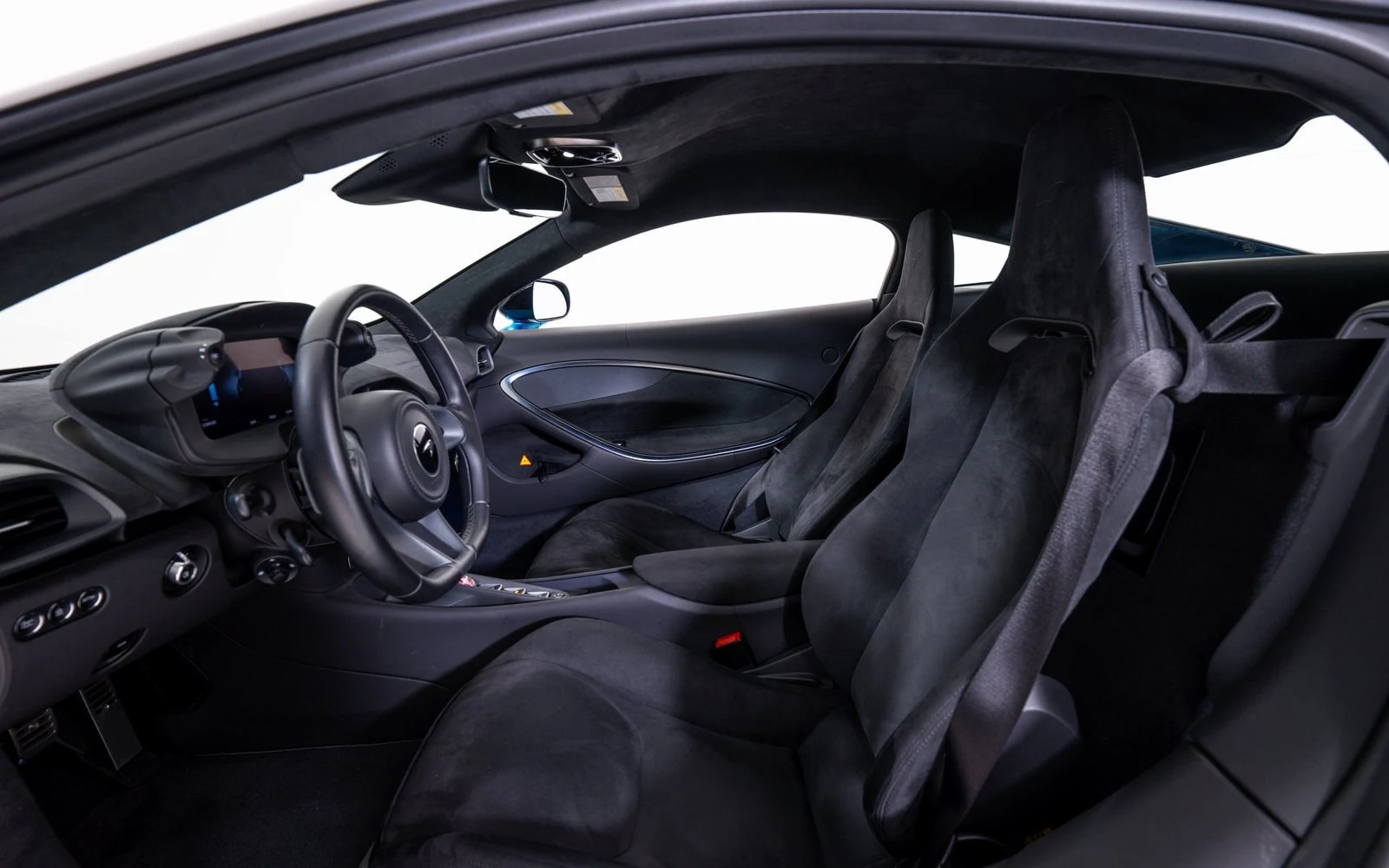 2024 McLaren Artura, 17/21