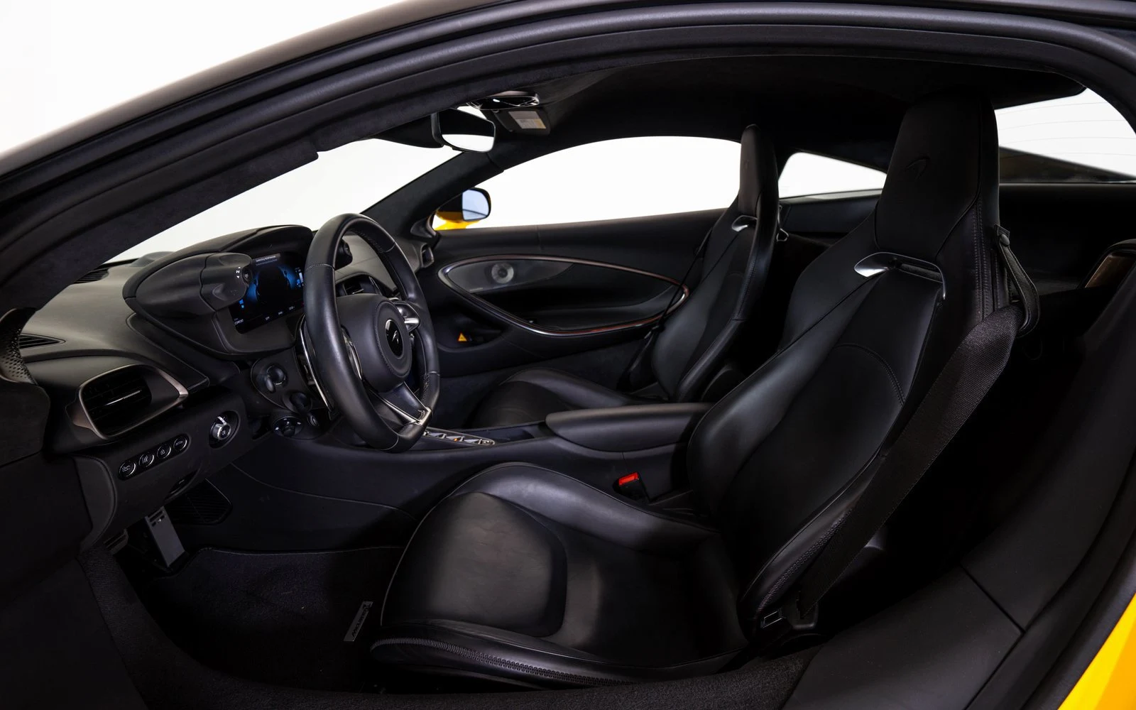 2023 McLaren Artura TechLux, 17/20