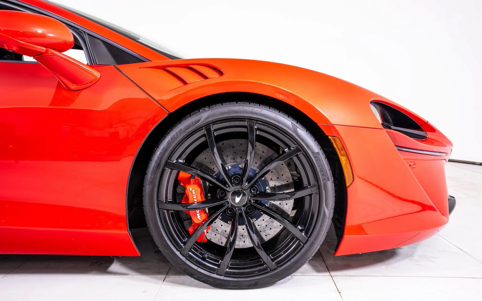2024 McLaren Artura, 15/20