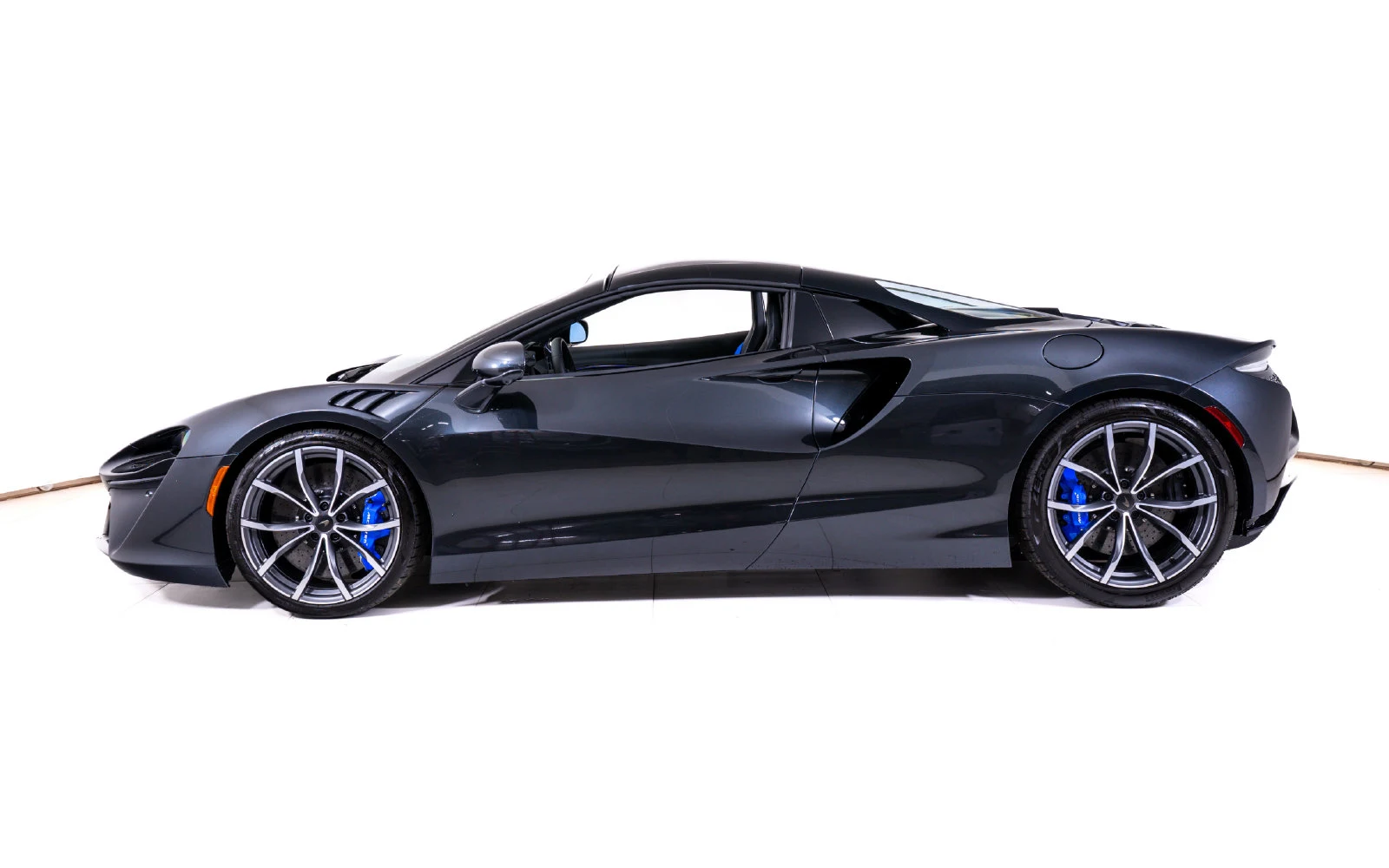 2027 McLaren Artura Spider, 3/26
