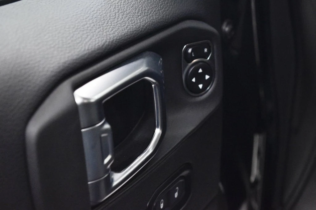2024 Jeep Wrangler Sahara 4xe interior, door panel, Black