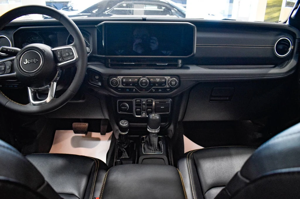 2024 Jeep Wrangler Sahara 4xe interior, Black