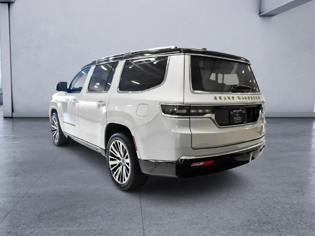 2022 Jeep Grand Wagoneer Series III, rear three-quarter view, White
