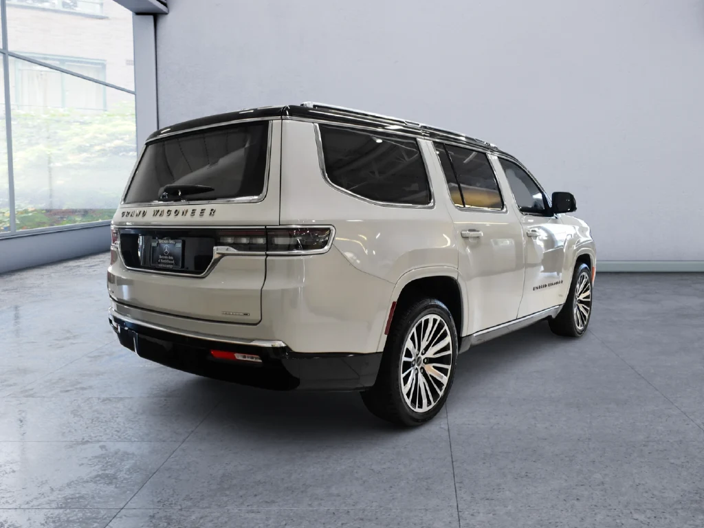 2022 Jeep Grand Wagoneer Series III, rear three-quarter view, White