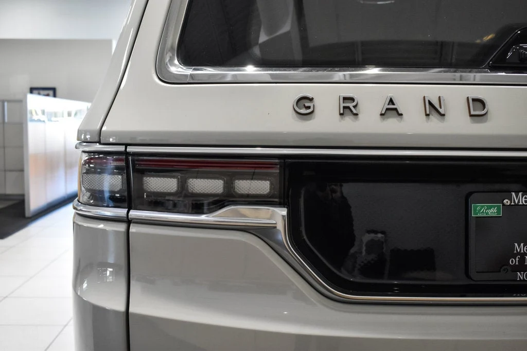 2022 Jeep Grand Wagoneer Series III for sale, exterior, White