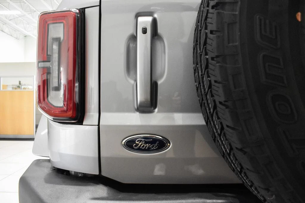 2023 Ford Bronco Outer Banks for sale, exterior, Silver
