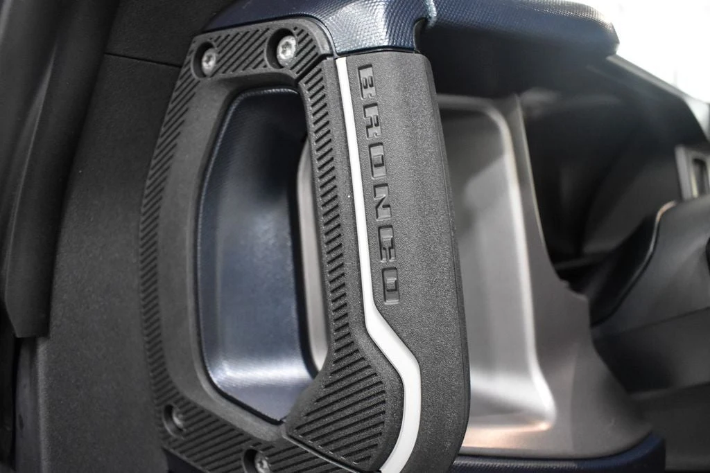2023 Ford Bronco Outer Banks interior, door panel, Dark Space Gray