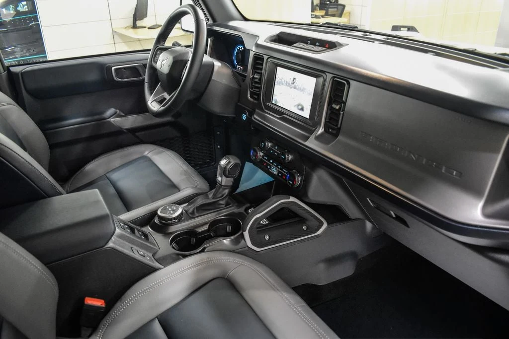 2023 Ford Bronco Outer Banks interior, Dark Space Gray