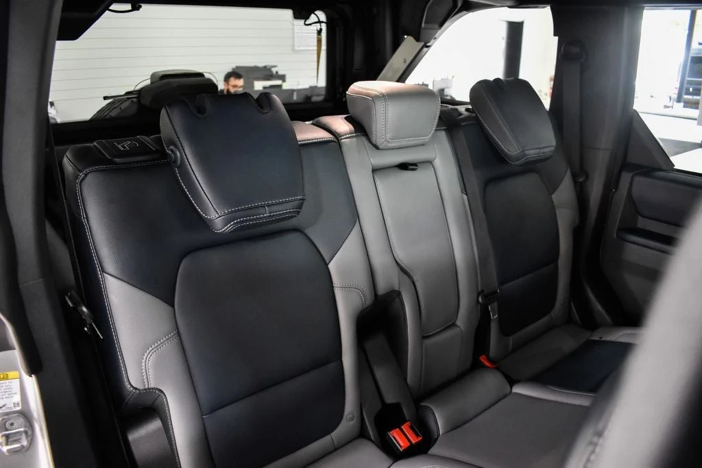 2023 Ford Bronco Outer Banks interior, seats, Dark Space Gray